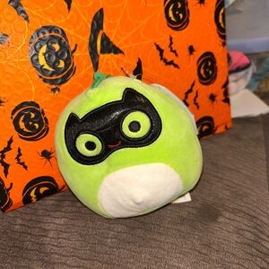 NWT Danny the Masked Dino Squishmallow 4 inch